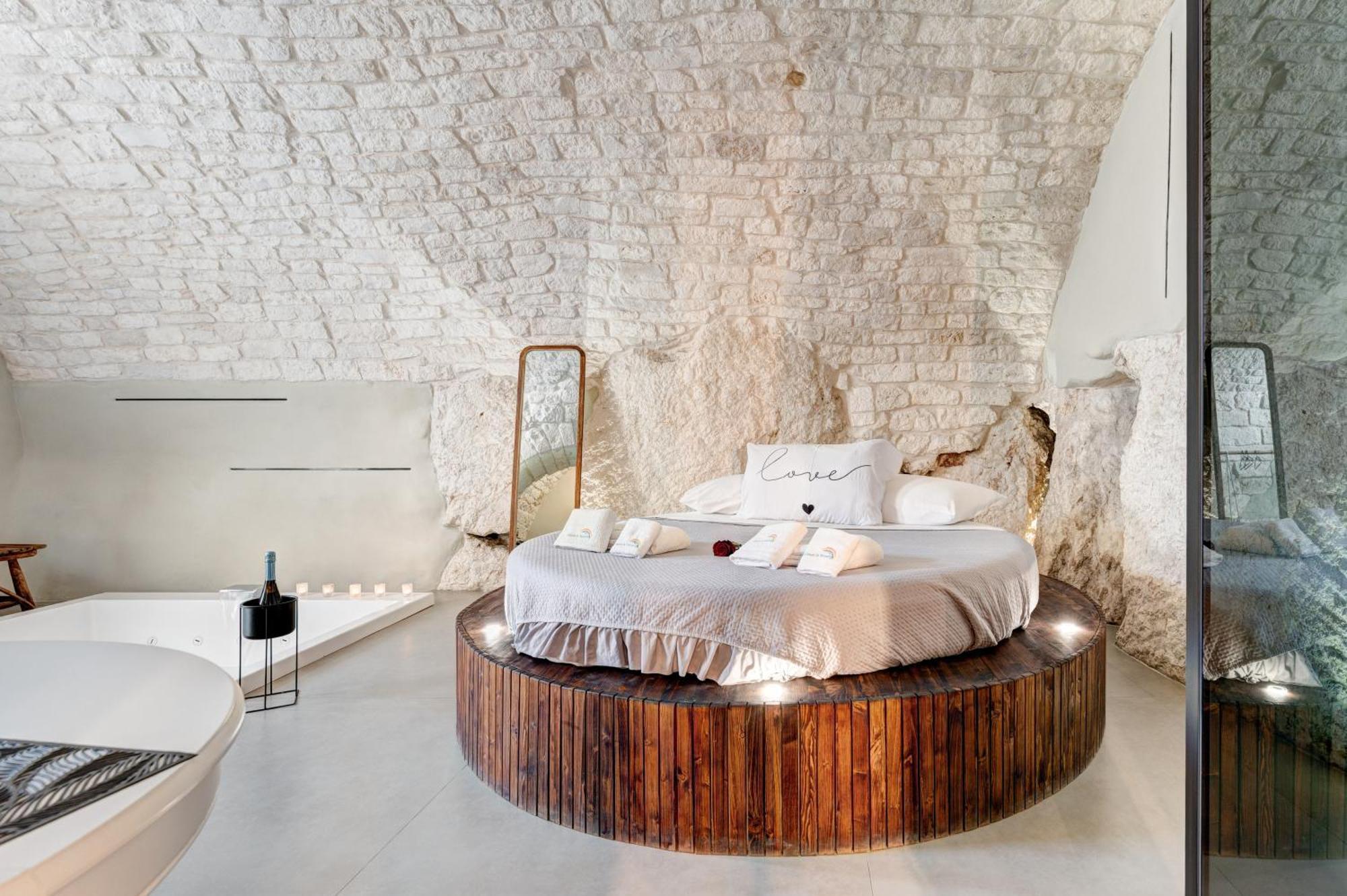 Malolu Luxurysuite Остуни Экстерьер фото