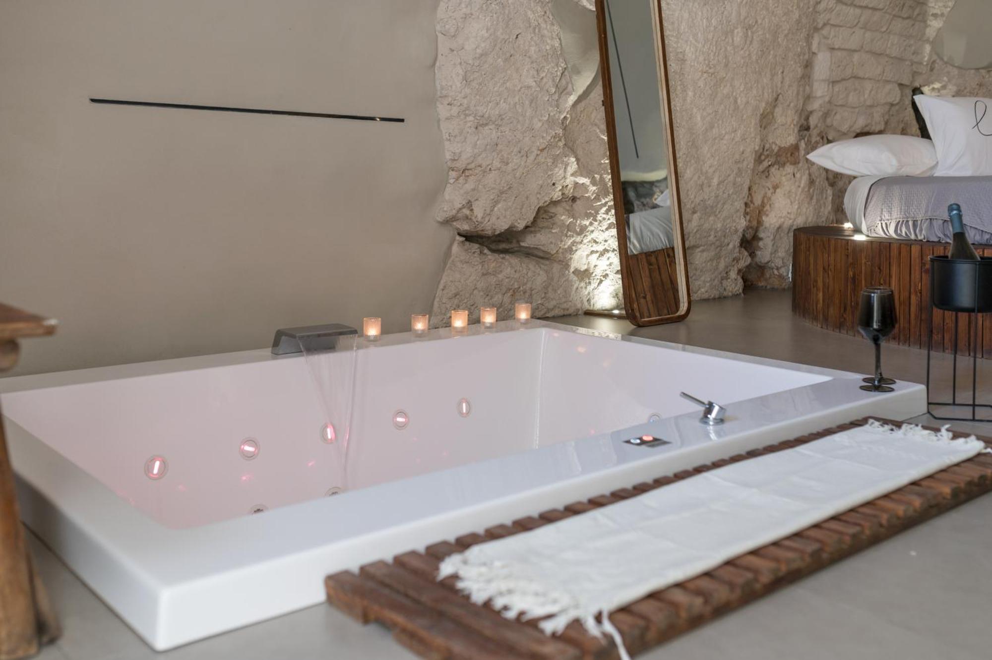 Malolu Luxurysuite Остуни Экстерьер фото