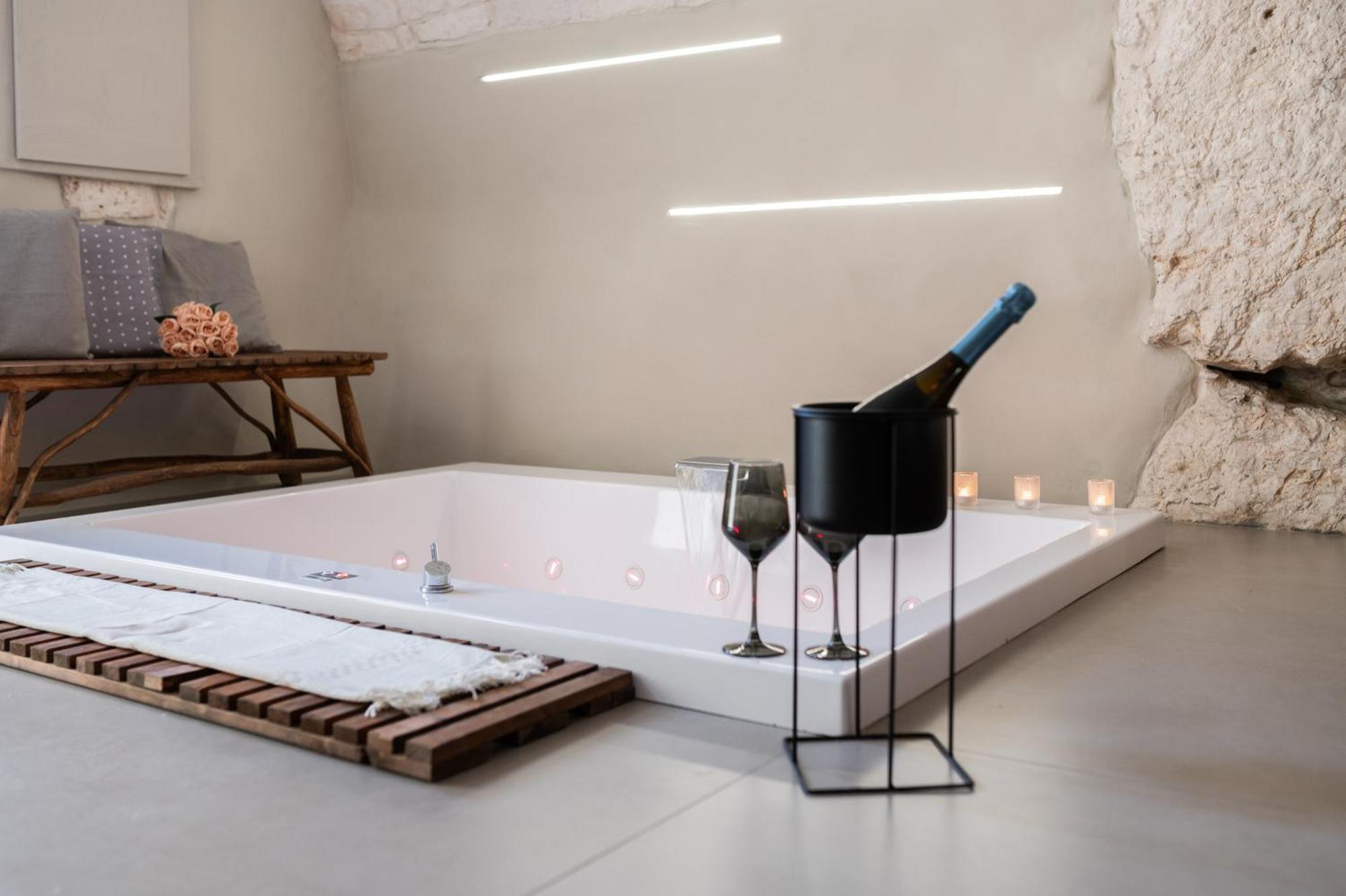 Malolu Luxurysuite Остуни Экстерьер фото